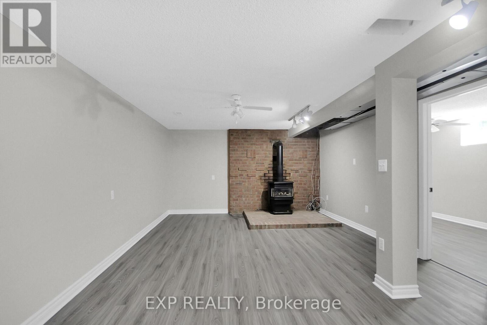 












1083 EADIE ROAD

,
Russell,




Ontario
K4R1E5

