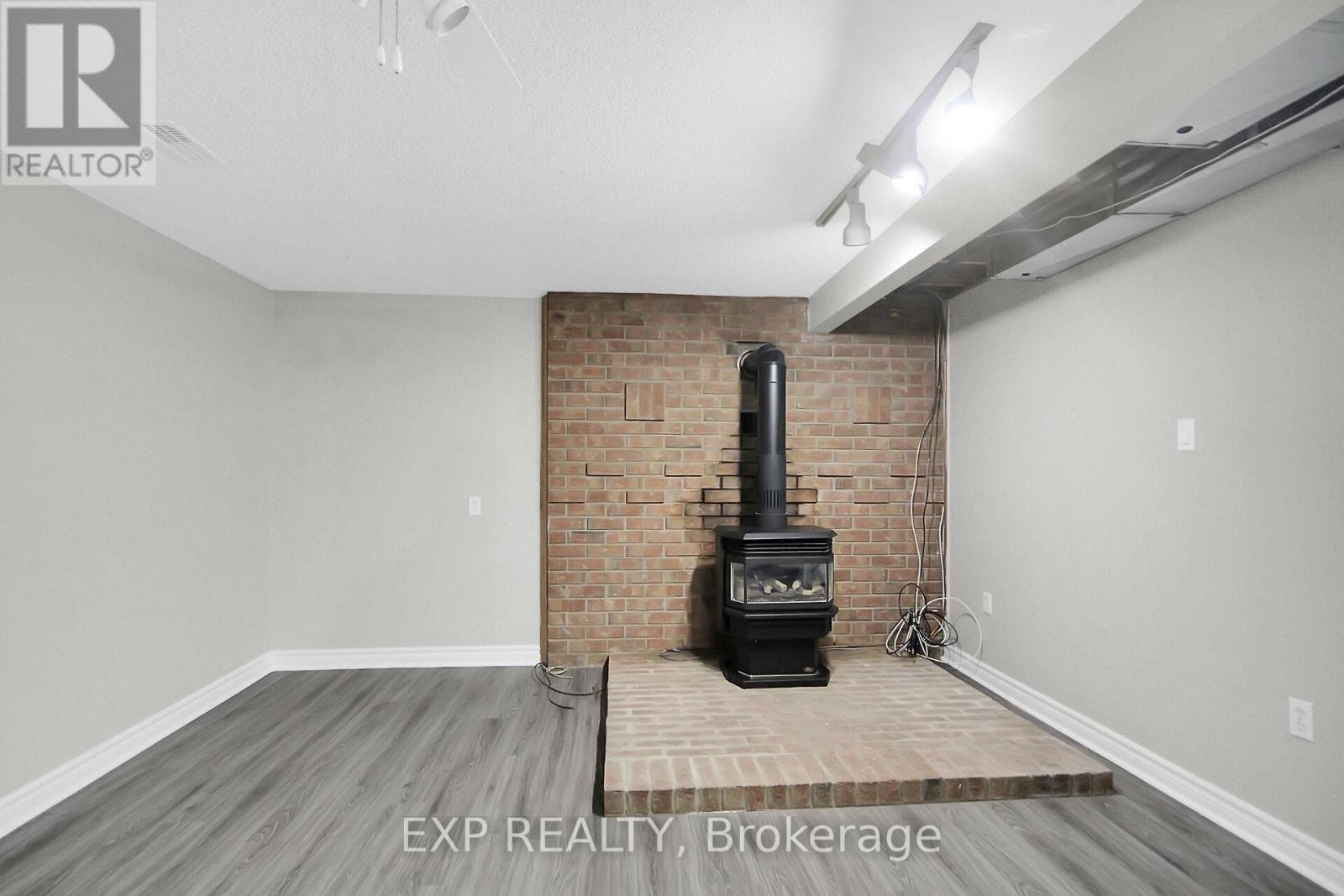 












1083 EADIE ROAD

,
Russell,




Ontario
K4R1E5

