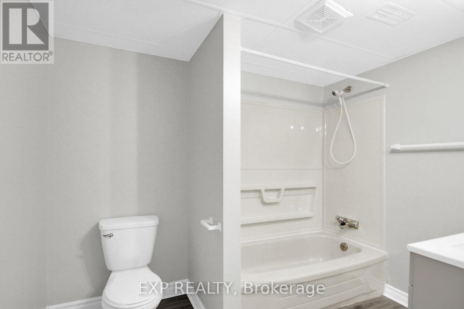 












1083 EADIE ROAD

,
Russell,




Ontario
K4R1E5

