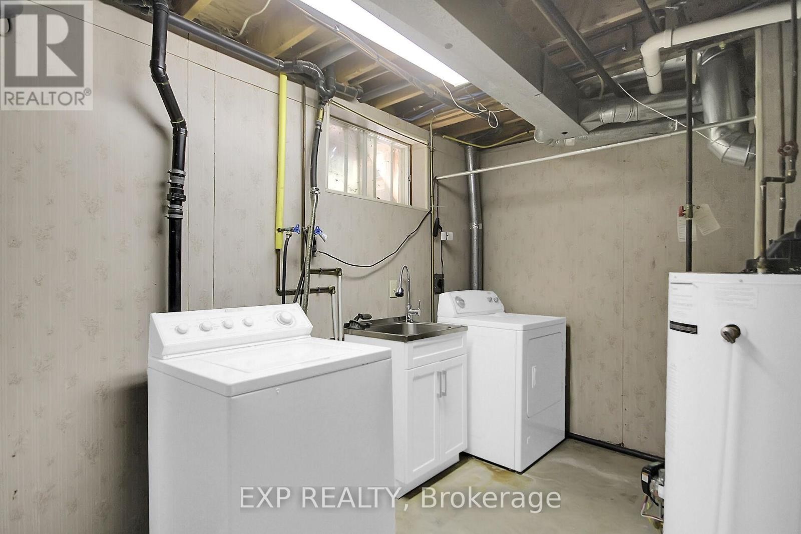












1083 EADIE ROAD

,
Russell,




Ontario
K4R1E5

