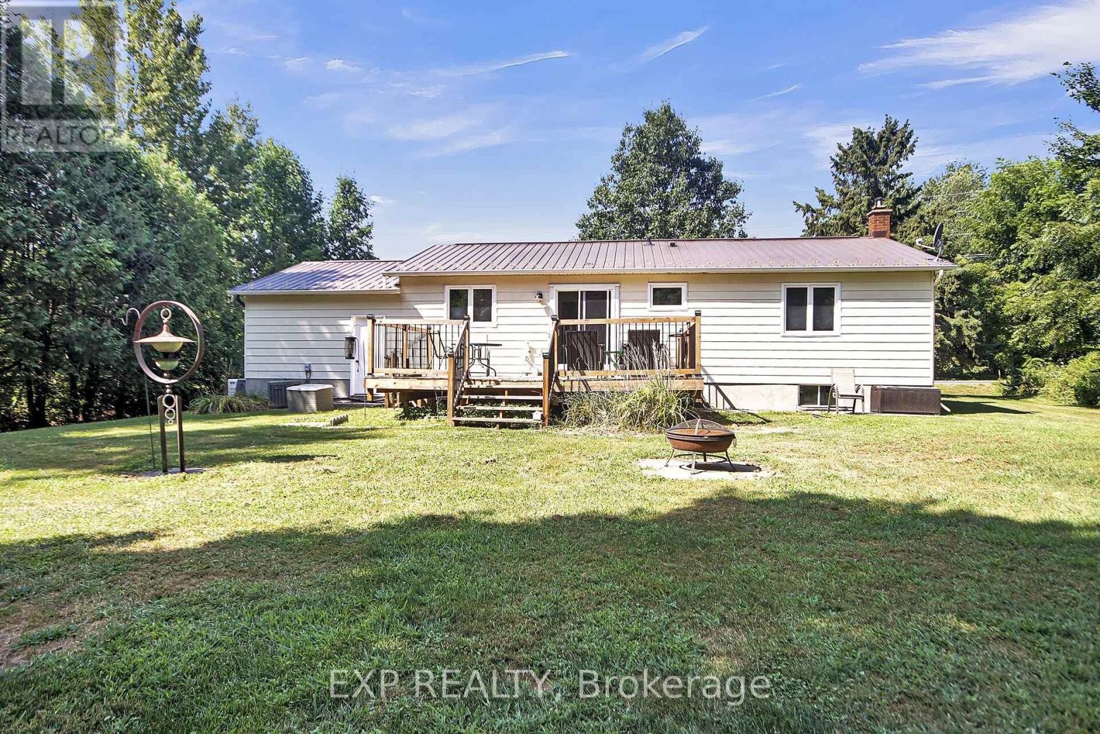 












1083 EADIE ROAD

,
Russell,




Ontario
K4R1E5

