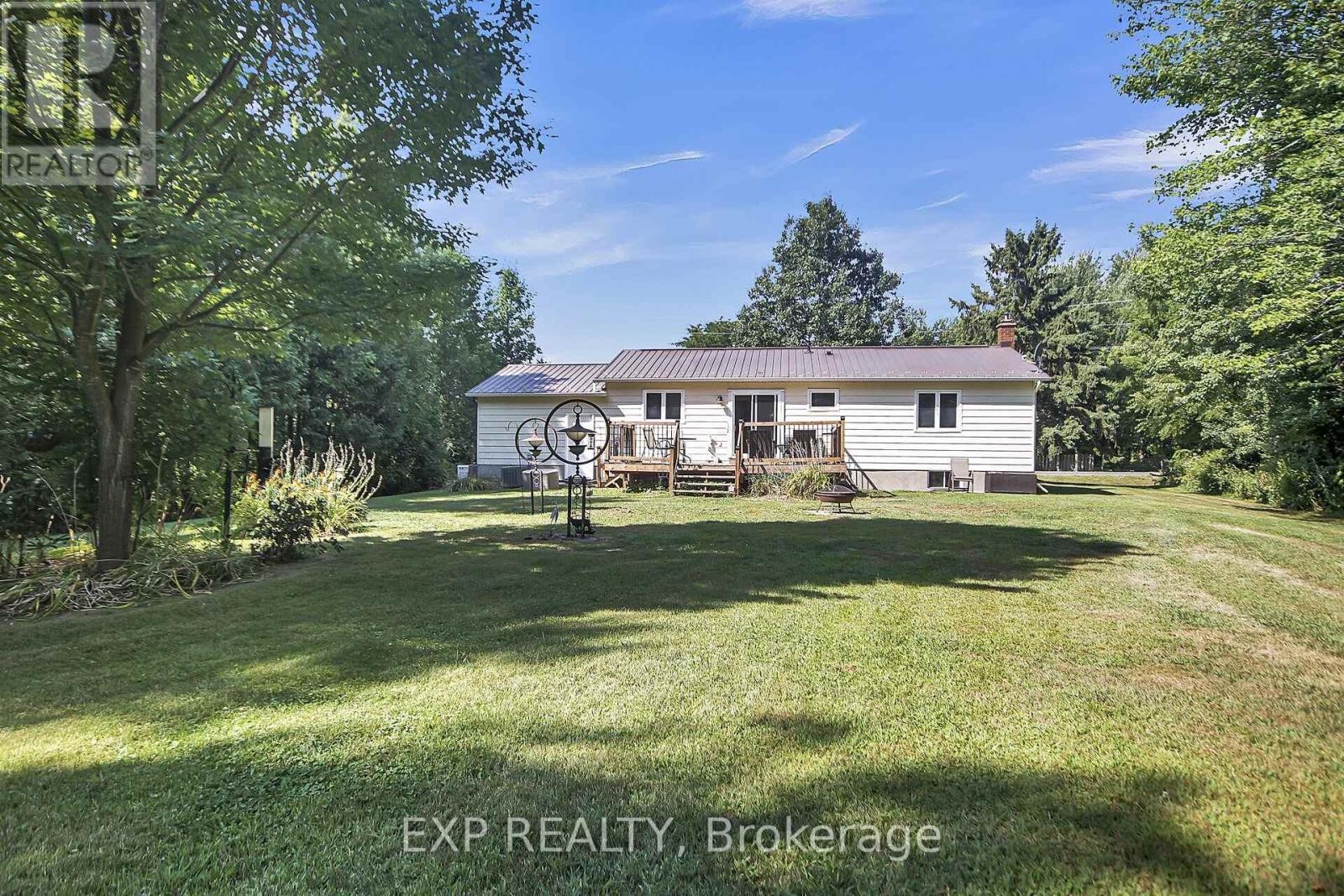 












1083 EADIE ROAD

,
Russell,




Ontario
K4R1E5

