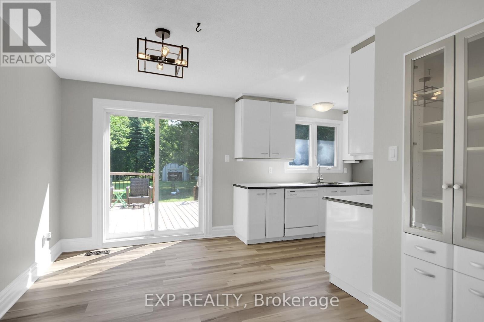 












1083 EADIE ROAD

,
Russell,




Ontario
K4R1E5


