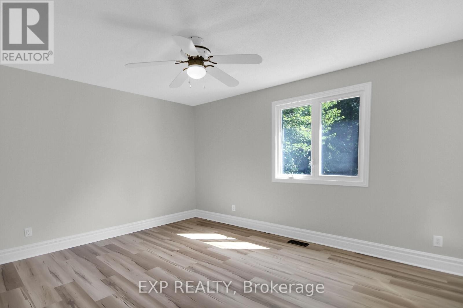 












1083 EADIE ROAD

,
Russell,




Ontario
K4R1E5

