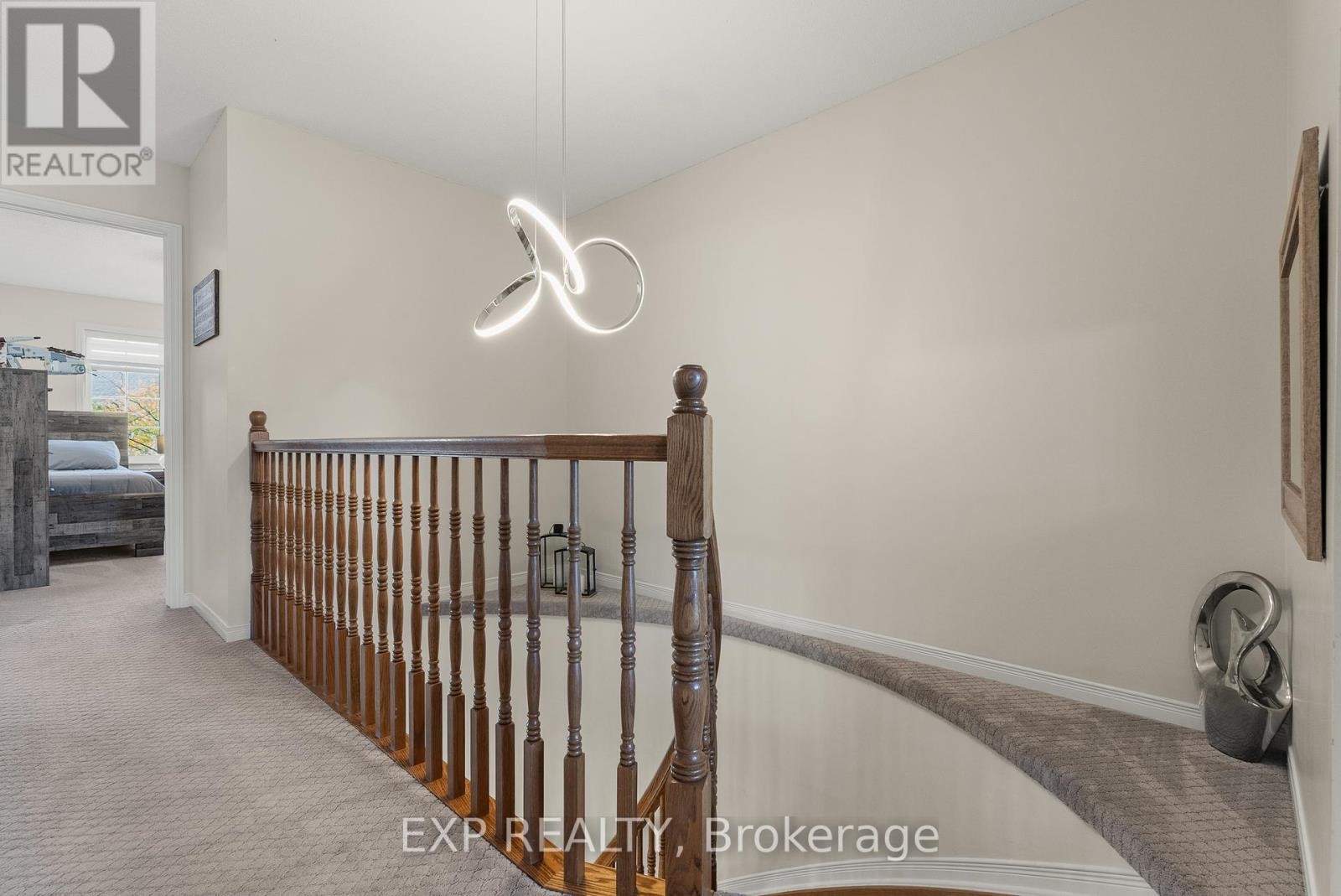 












229 DUNTROON CIRCLE

,
Ottawa,




Ontario
K1T4C9

