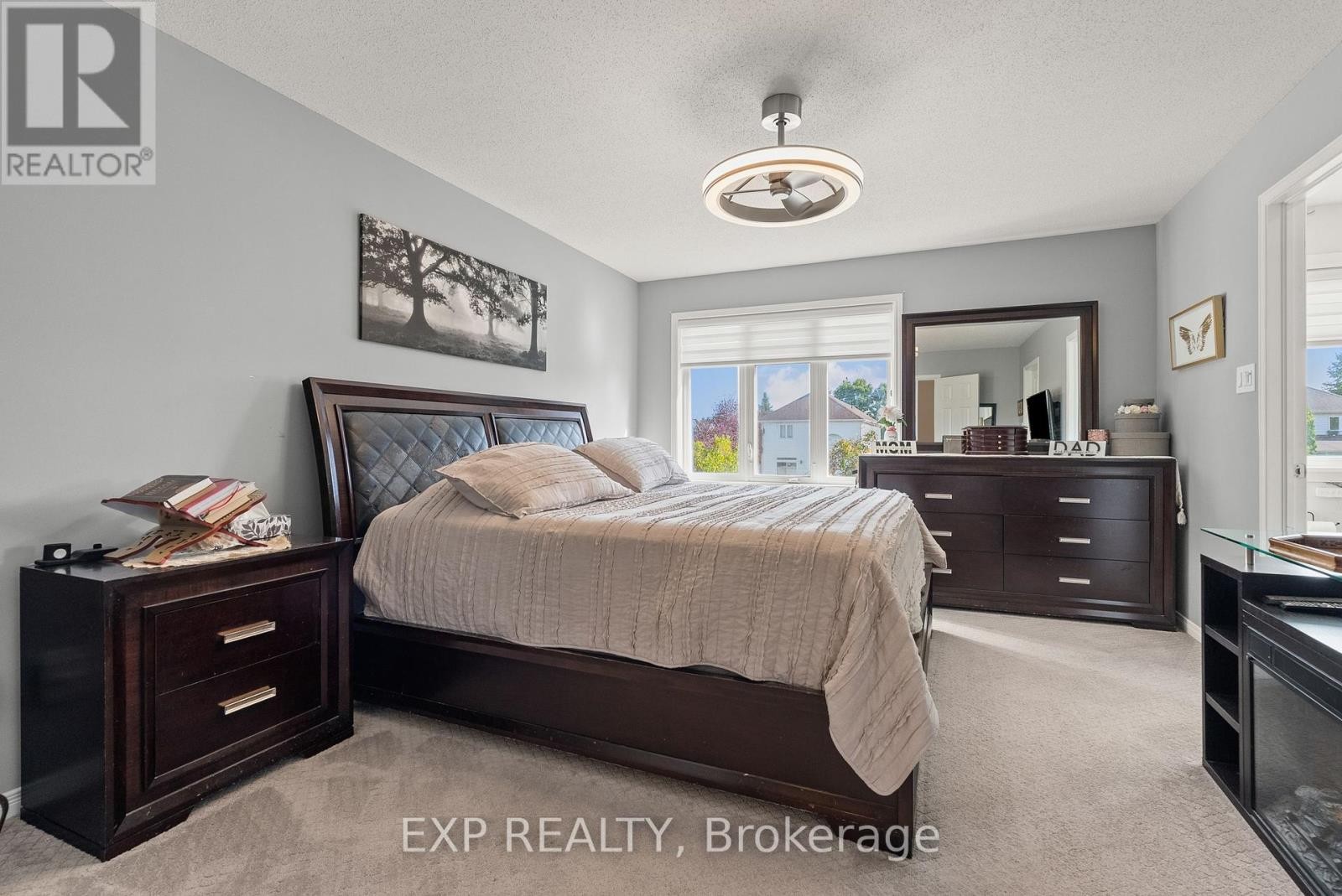 












229 DUNTROON CIRCLE

,
Ottawa,




Ontario
K1T4C9

