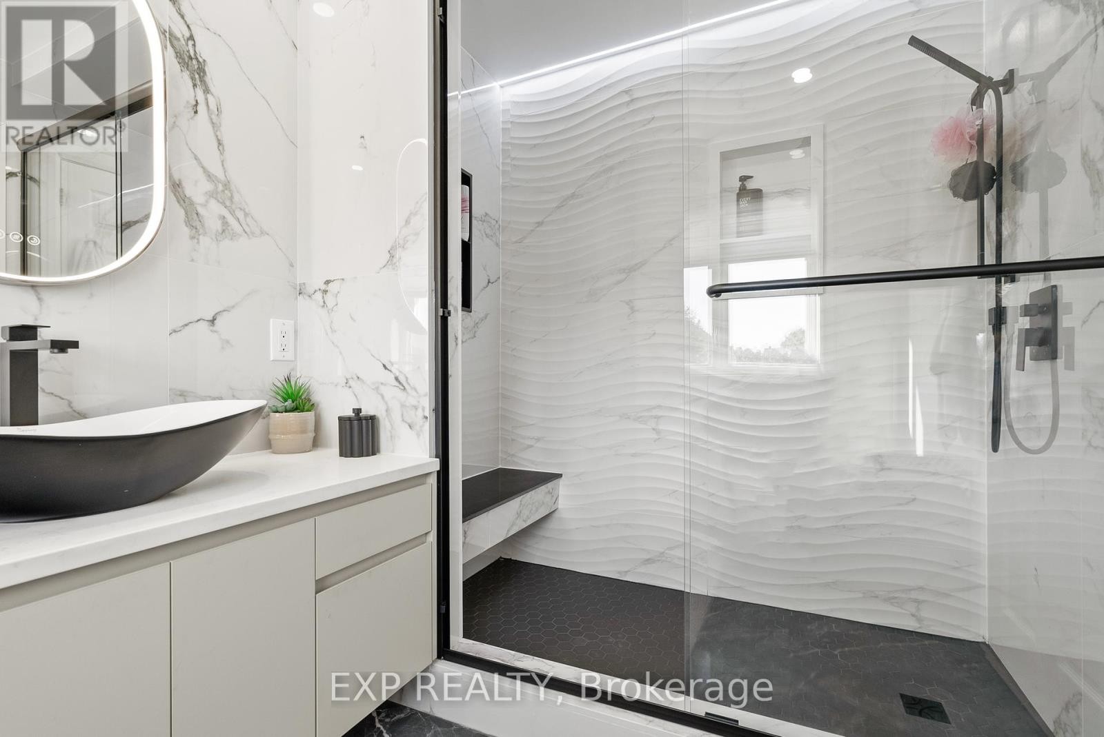












229 DUNTROON CIRCLE

,
Ottawa,




Ontario
K1T4C9

