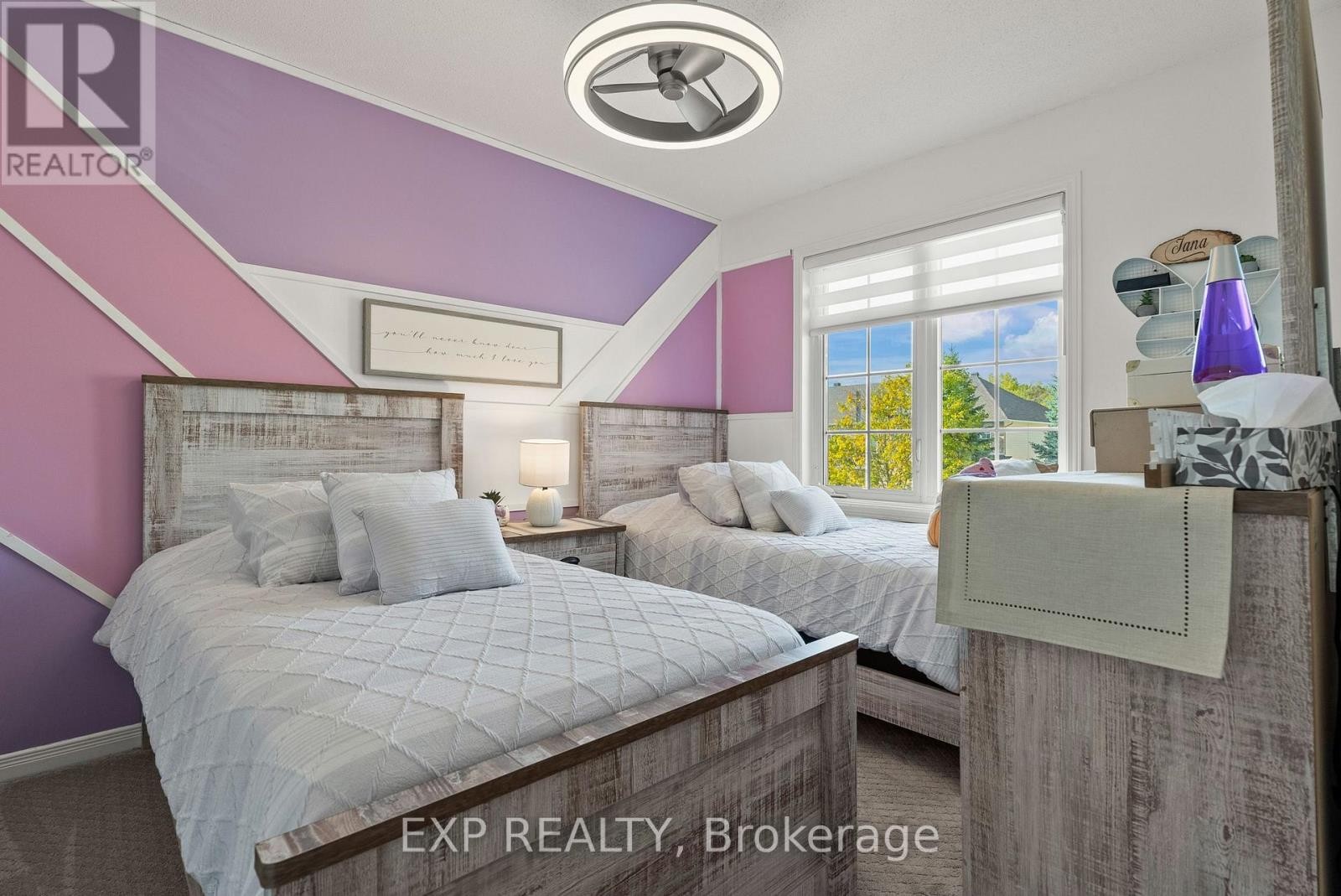 












229 DUNTROON CIRCLE

,
Ottawa,




Ontario
K1T4C9

