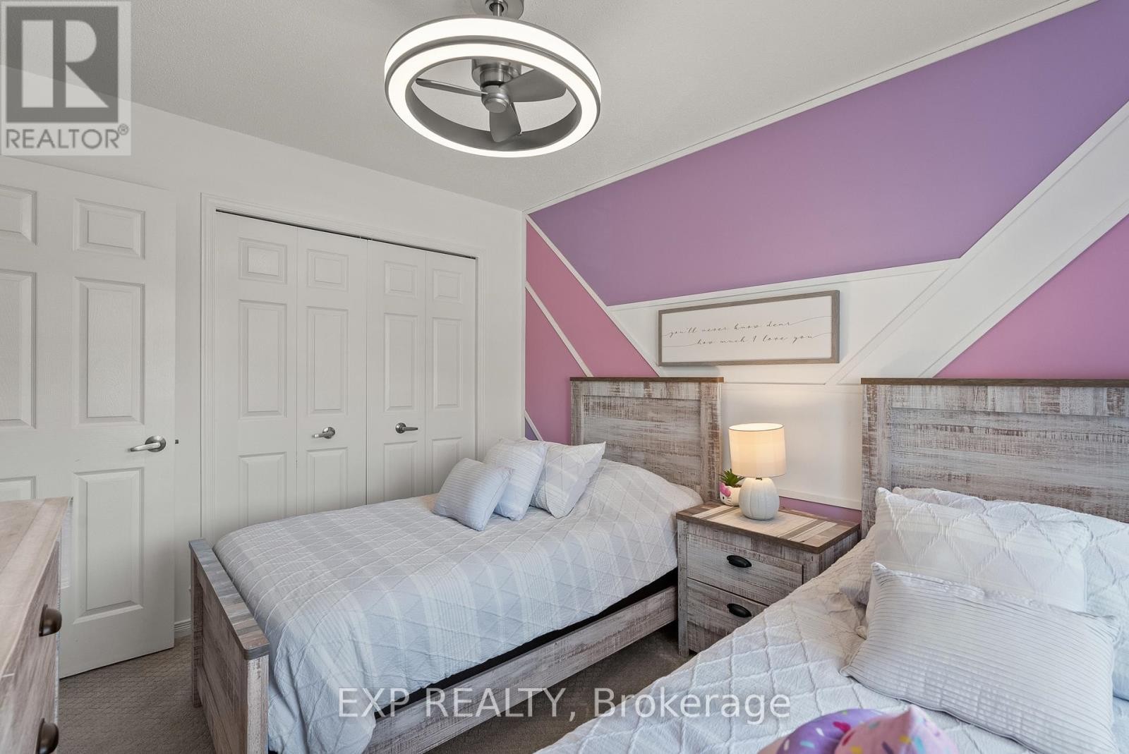 












229 DUNTROON CIRCLE

,
Ottawa,




Ontario
K1T4C9

