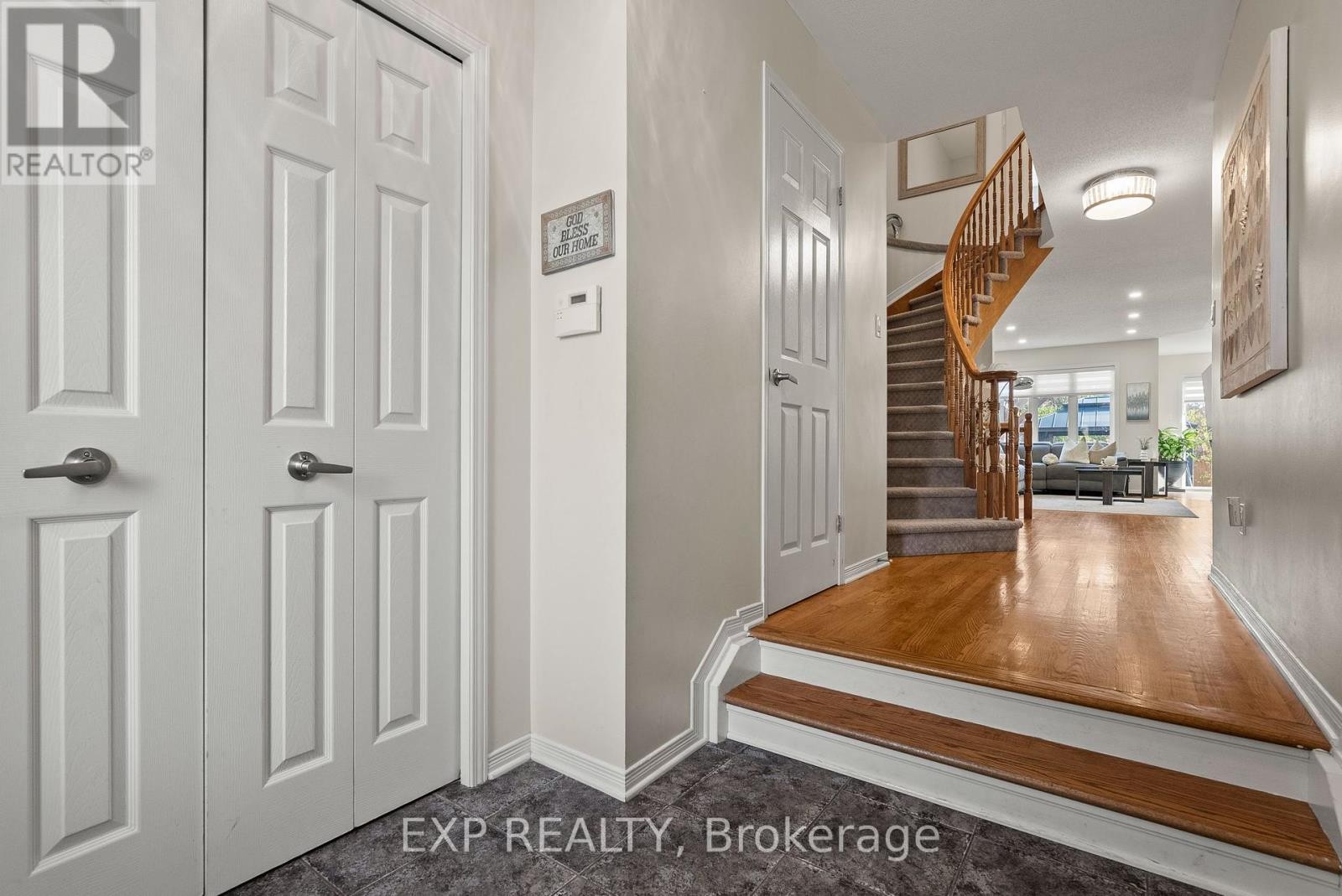 












229 DUNTROON CIRCLE

,
Ottawa,




Ontario
K1T4C9

