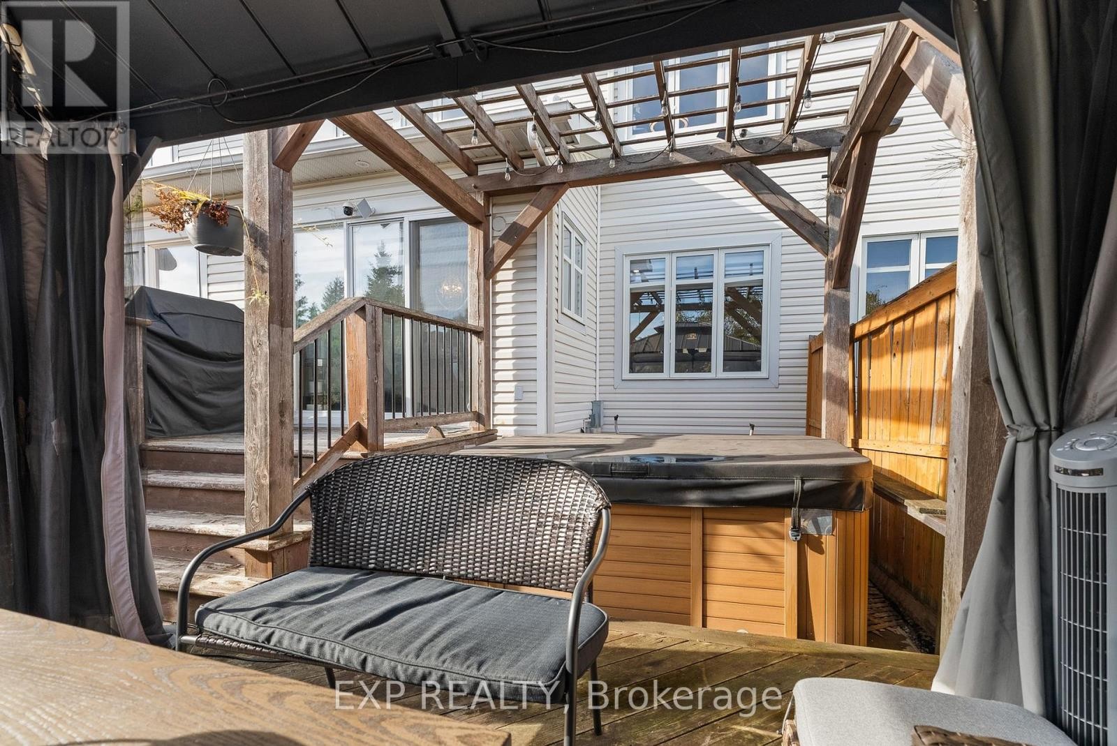 












229 DUNTROON CIRCLE

,
Ottawa,




Ontario
K1T4C9

