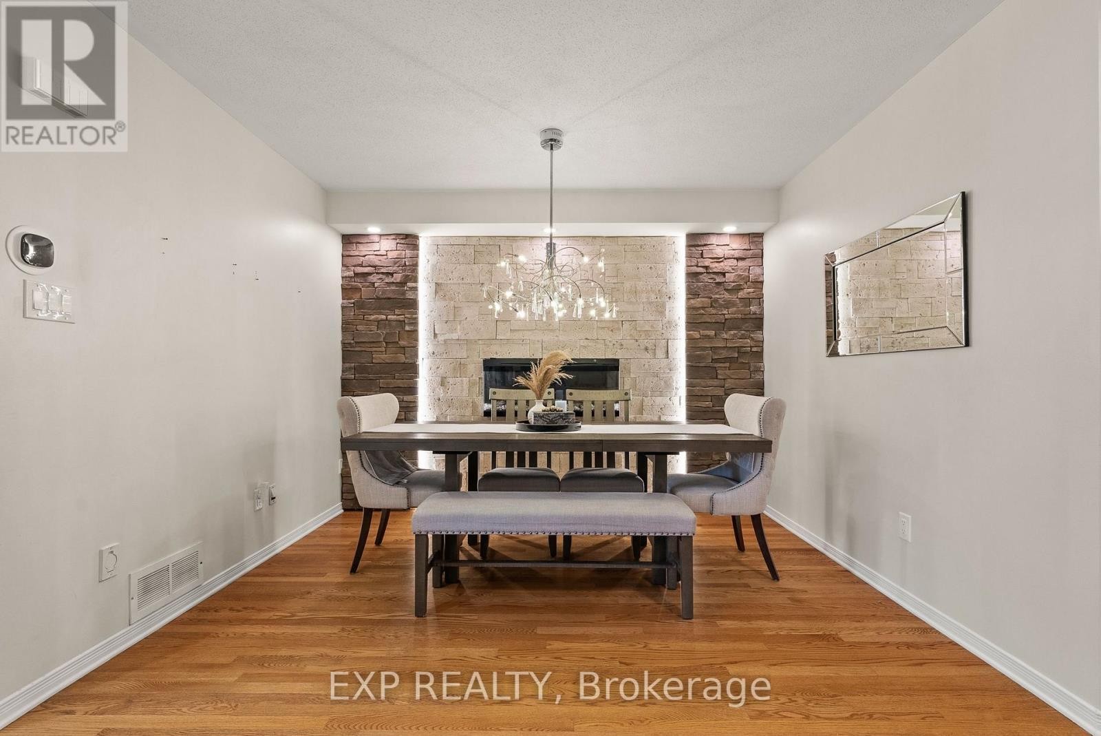 












229 DUNTROON CIRCLE

,
Ottawa,




Ontario
K1T4C9

