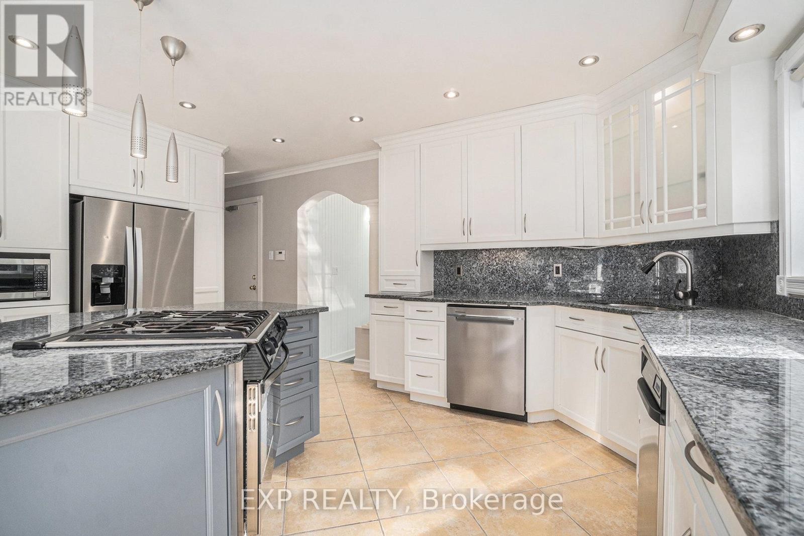 












150 TOPAZE AVENUE

,
Ottawa,




Ontario
K4B1K1

