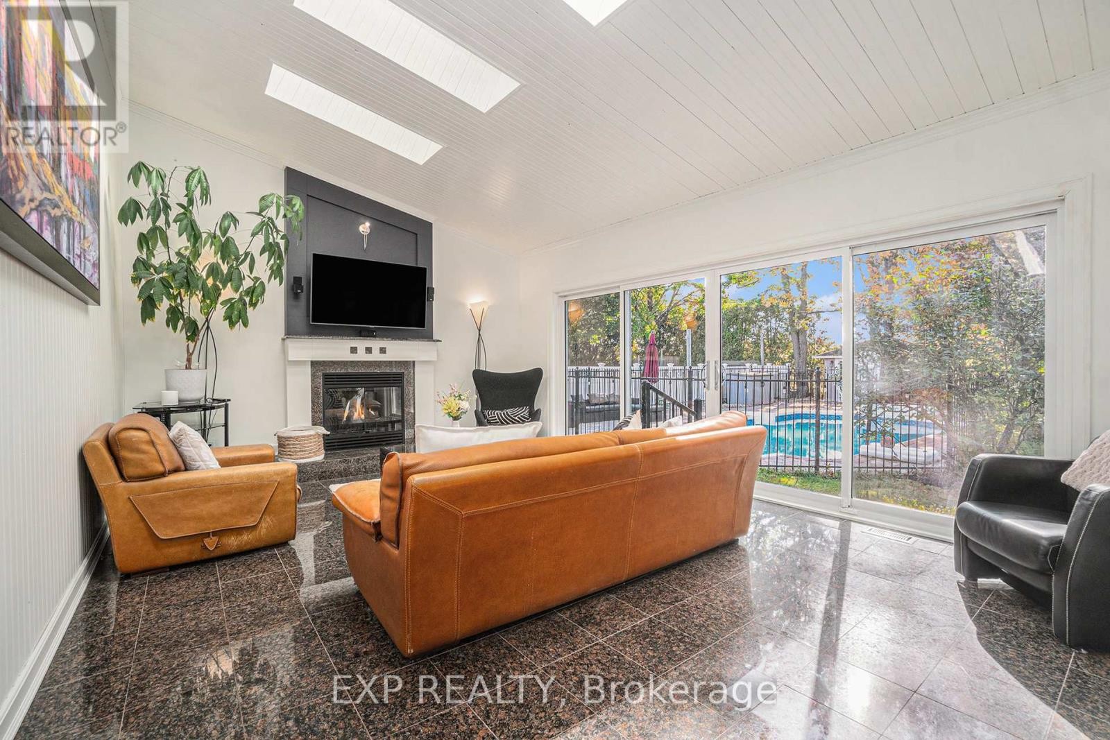 












150 TOPAZE AVENUE

,
Ottawa,




Ontario
K4B1K1

