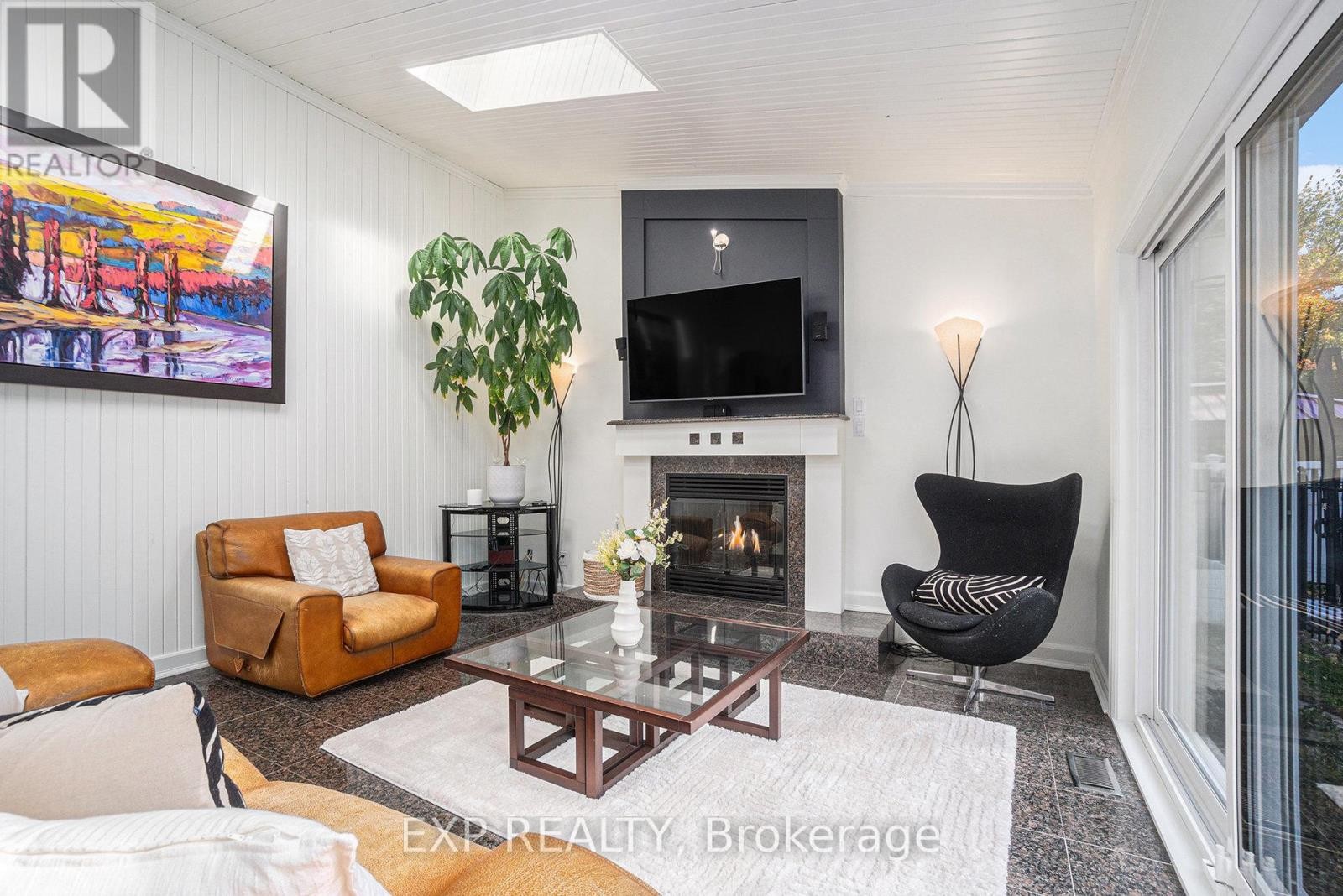 












150 TOPAZE AVENUE

,
Ottawa,




Ontario
K4B1K1

