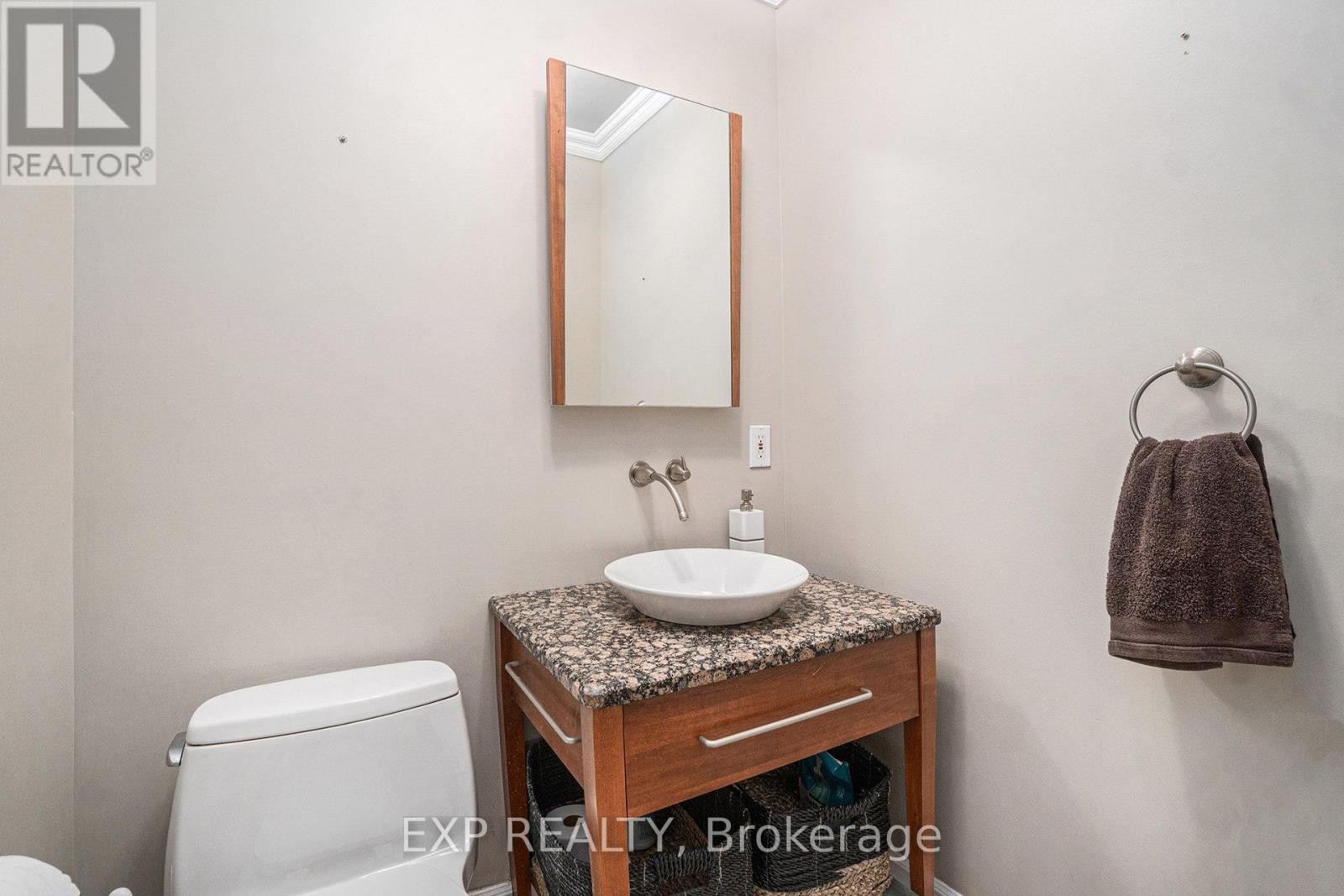 












150 TOPAZE AVENUE

,
Ottawa,




Ontario
K4B1K1

