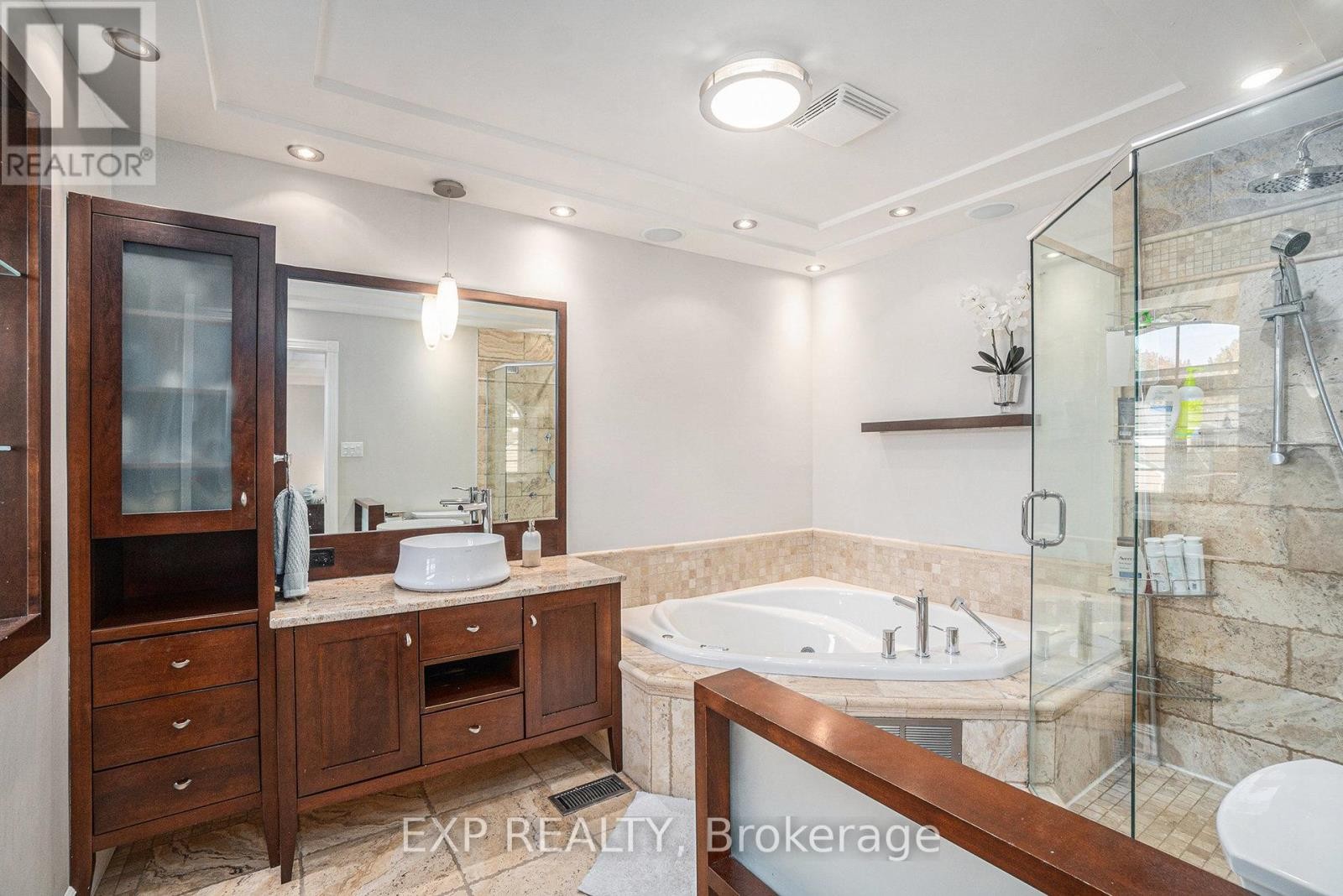 












150 TOPAZE AVENUE

,
Ottawa,




Ontario
K4B1K1

