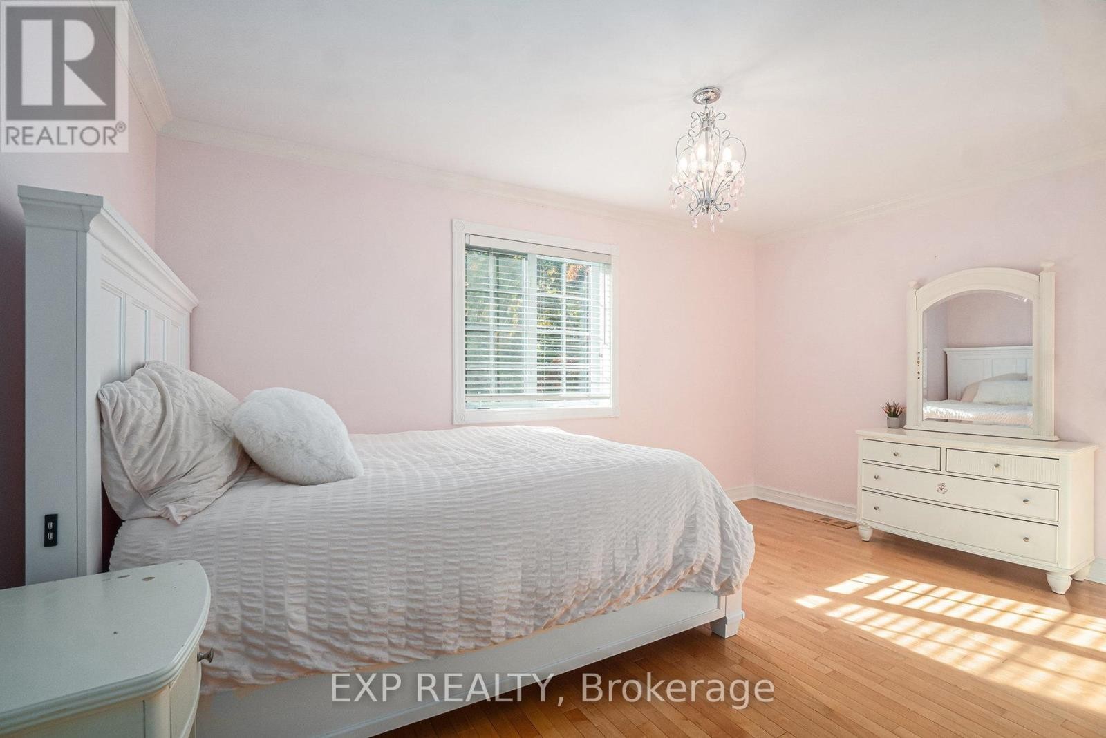 












150 TOPAZE AVENUE

,
Ottawa,




Ontario
K4B1K1

