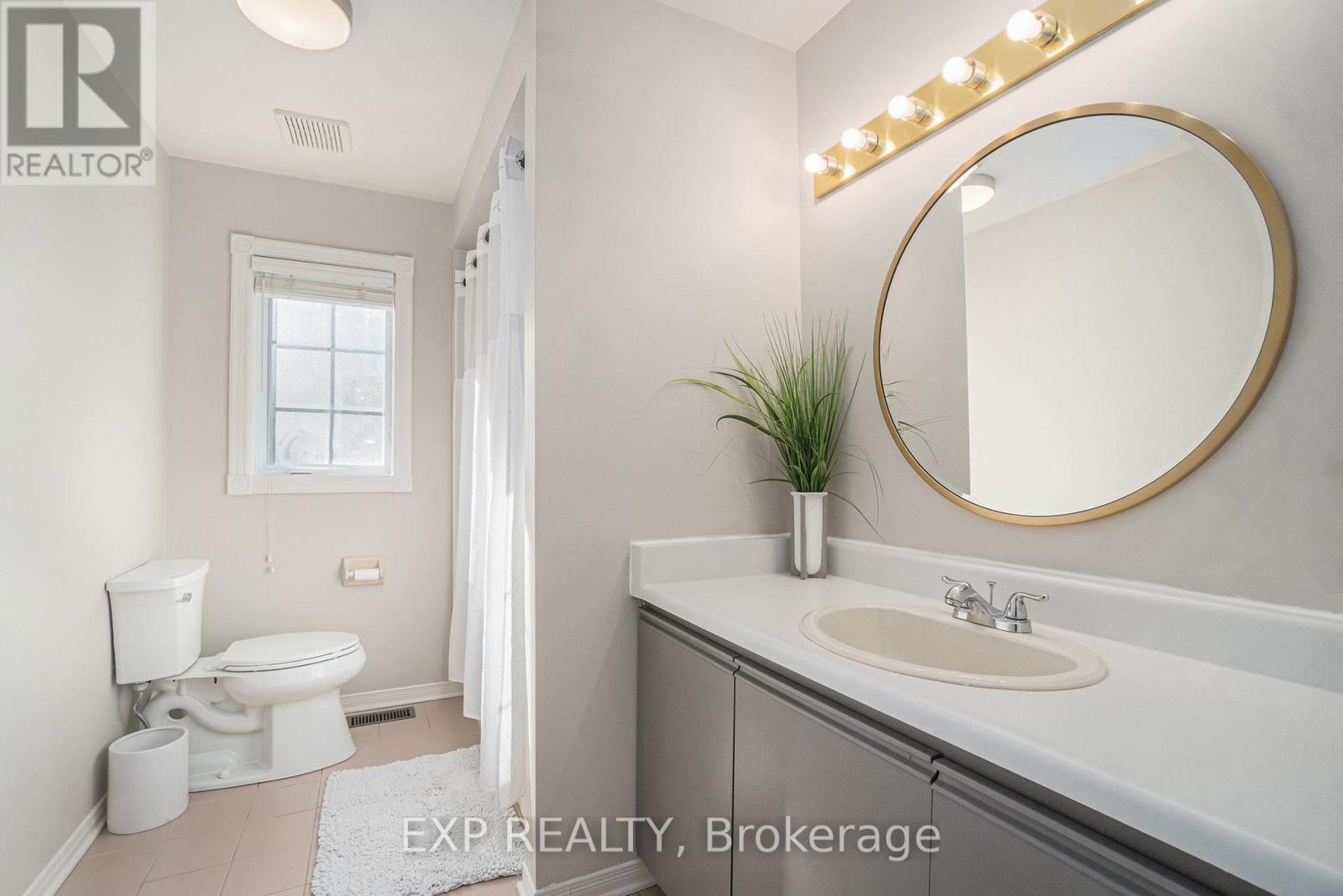 












150 TOPAZE AVENUE

,
Ottawa,




Ontario
K4B1K1

