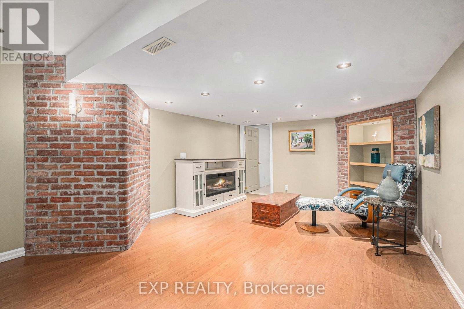 












150 TOPAZE AVENUE

,
Ottawa,




Ontario
K4B1K1


