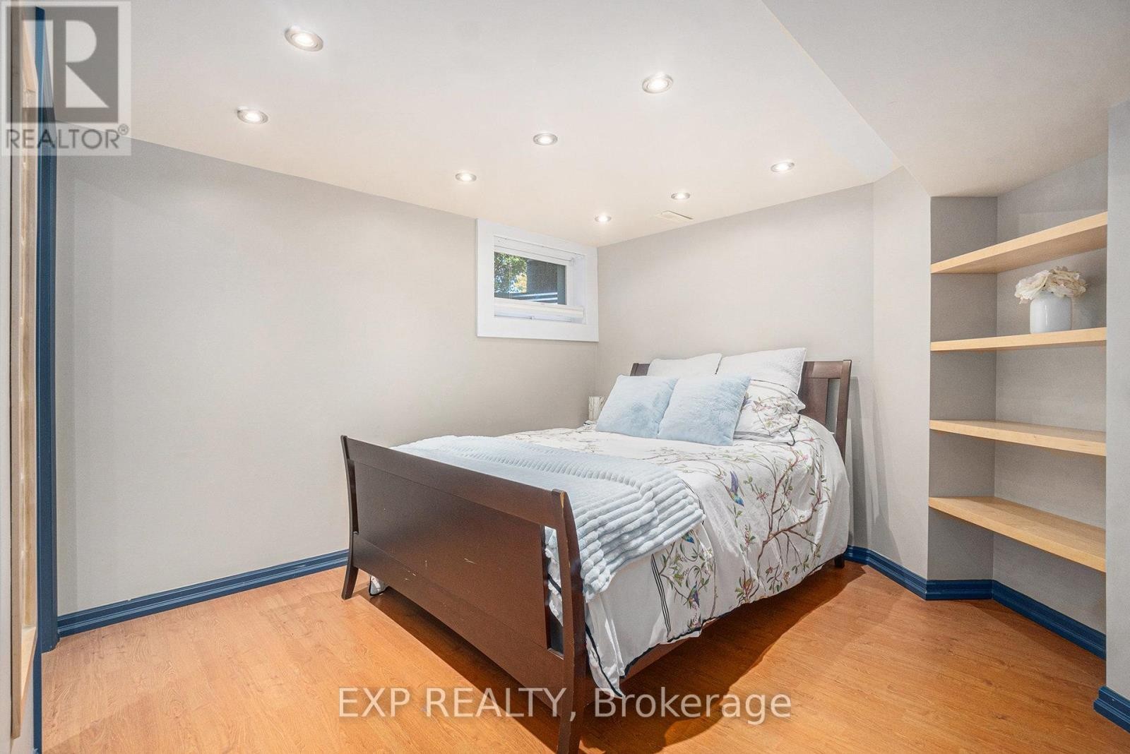












150 TOPAZE AVENUE

,
Ottawa,




Ontario
K4B1K1

