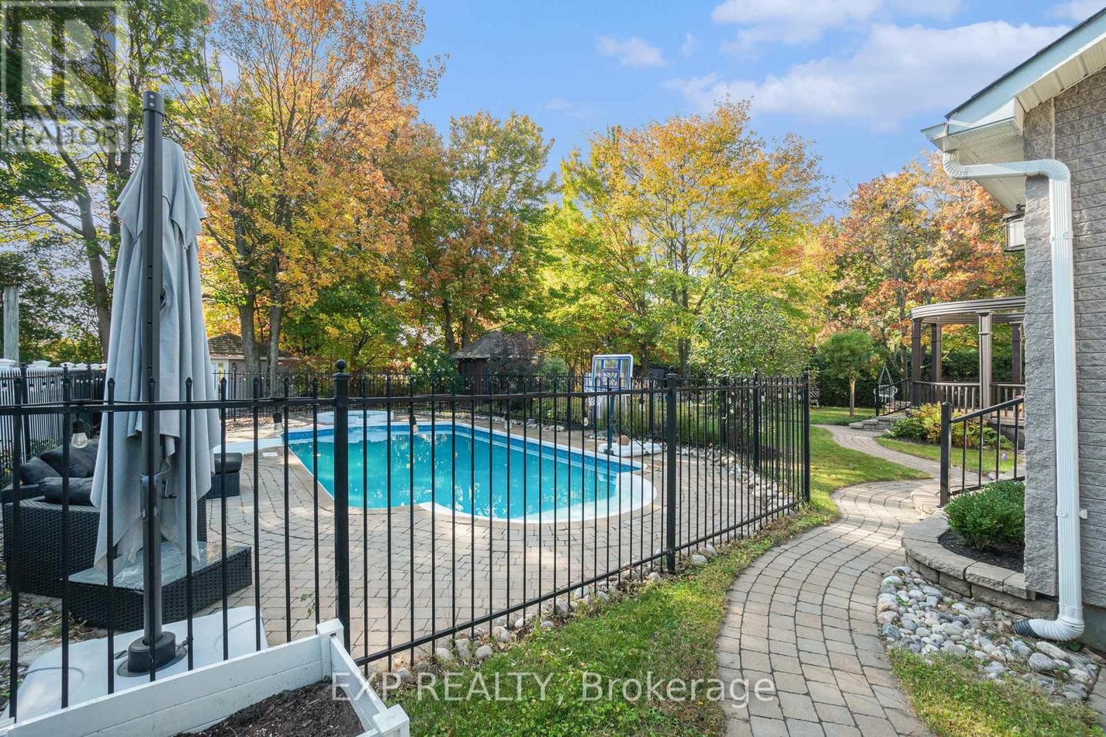 












150 TOPAZE AVENUE

,
Ottawa,




Ontario
K4B1K1

