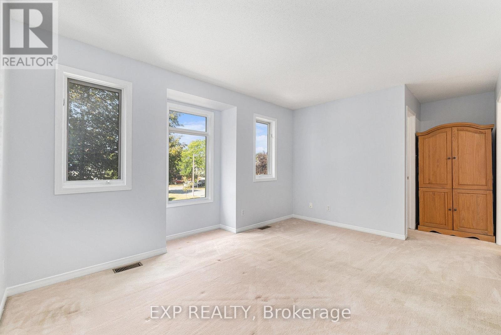 












103 BANCHORY CRESCENT

,
Ottawa,




Ontario
K2K2V2

