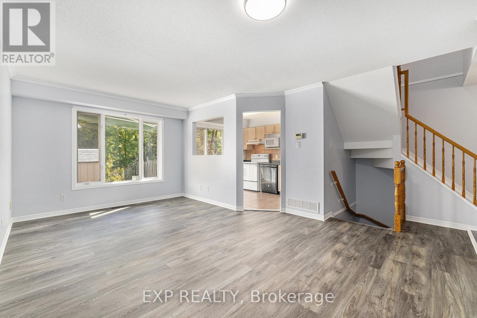 












103 BANCHORY CRESCENT

,
Ottawa,




Ontario
K2K2V2


