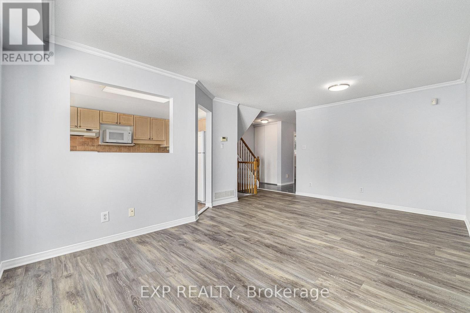 












103 BANCHORY CRESCENT

,
Ottawa,




Ontario
K2K2V2

