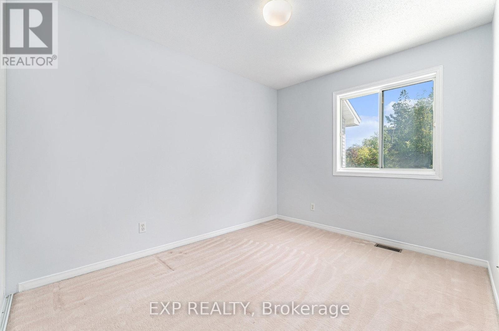 












103 BANCHORY CRESCENT

,
Ottawa,




Ontario
K2K2V2

