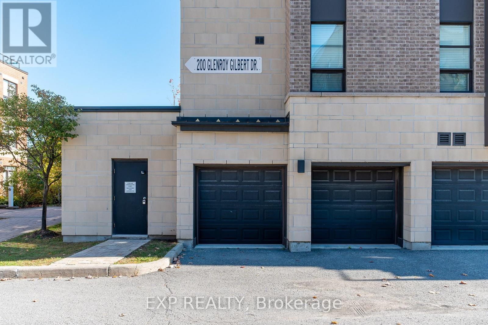 












205 - 200 GLENROY GILBERT DRIVE

,
Ottawa,




Ontario
K2J5W2

