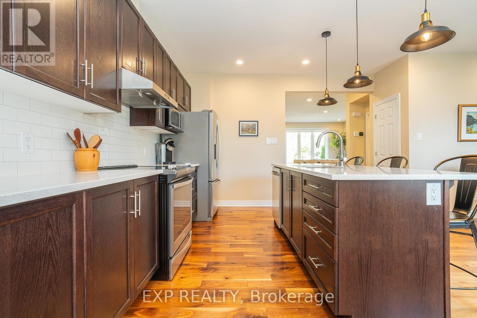 












406 SWEETFLAG STREET

,
Ottawa,




Ontario
K2J5Y6

