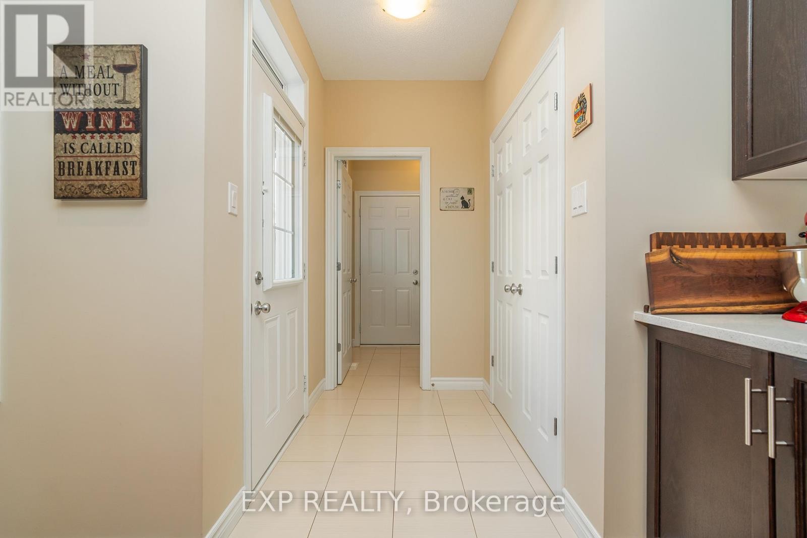 












406 SWEETFLAG STREET

,
Ottawa,




Ontario
K2J5Y6

