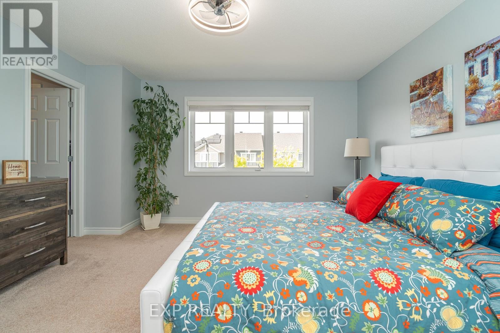 












406 SWEETFLAG STREET

,
Ottawa,




Ontario
K2J5Y6

