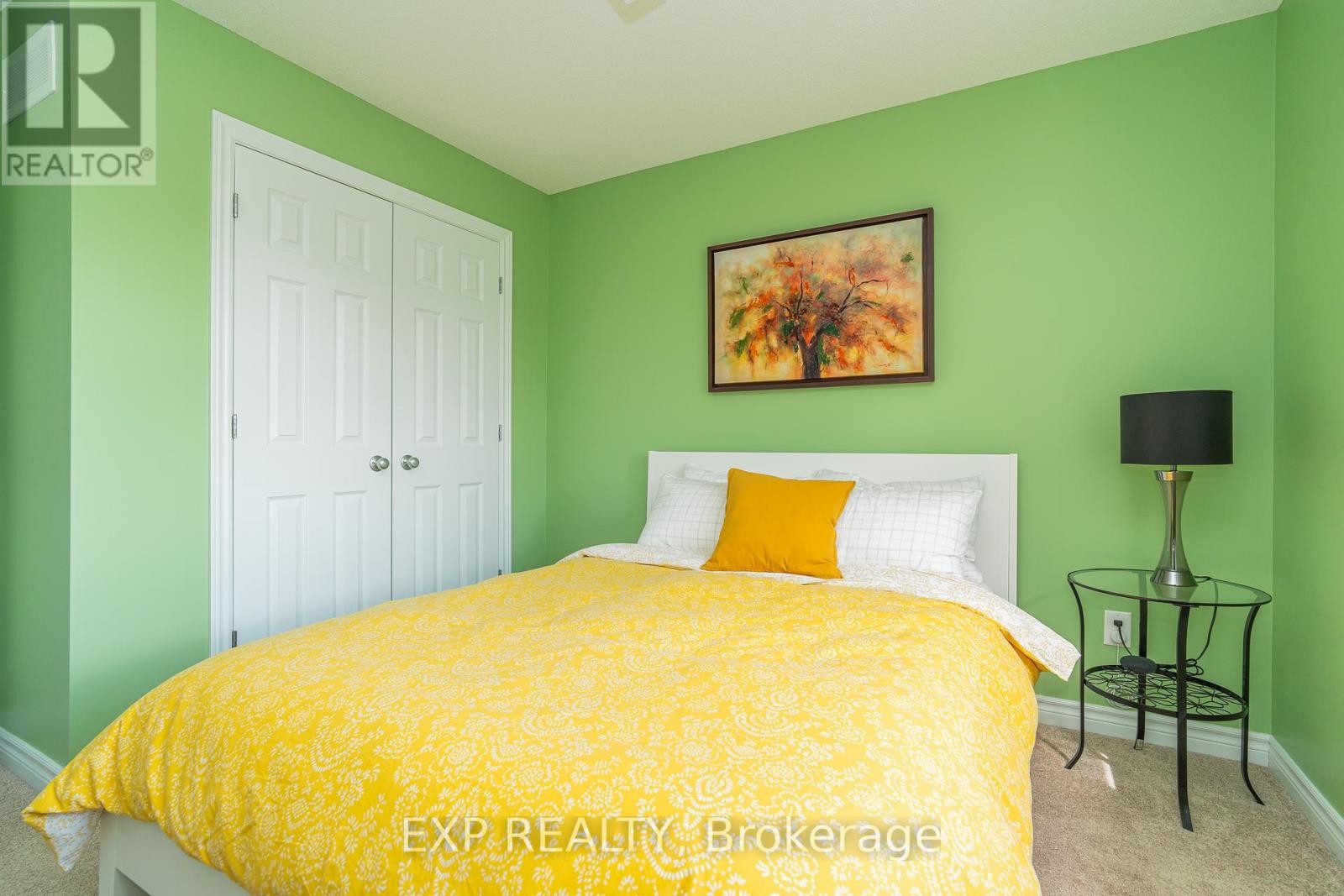 












406 SWEETFLAG STREET

,
Ottawa,




Ontario
K2J5Y6


