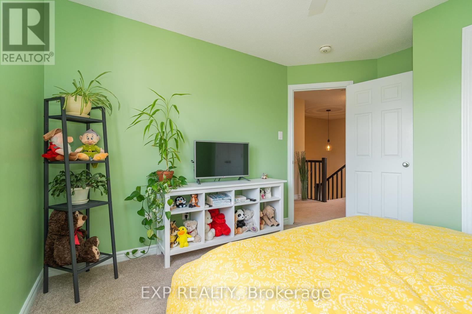 












406 SWEETFLAG STREET

,
Ottawa,




Ontario
K2J5Y6

