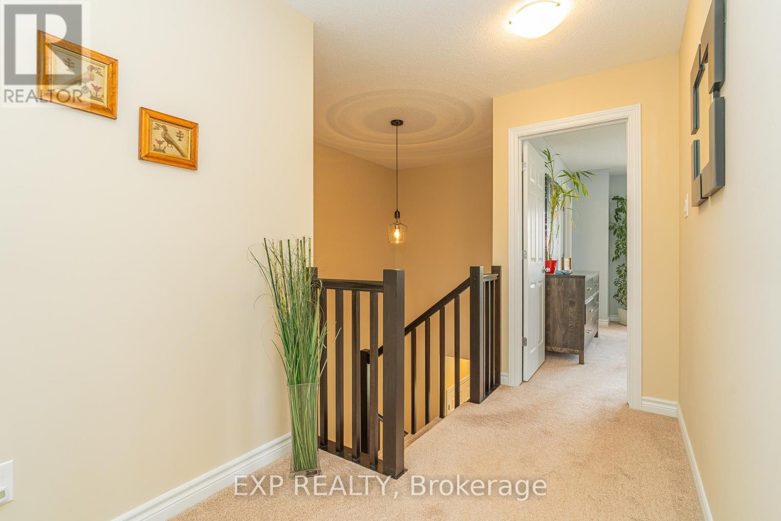 












406 SWEETFLAG STREET

,
Ottawa,




Ontario
K2J5Y6

