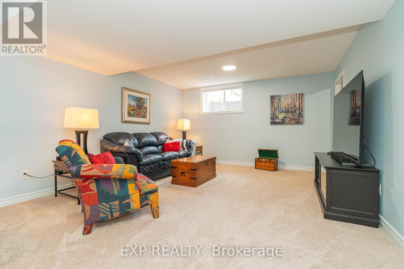 












406 SWEETFLAG STREET

,
Ottawa,




Ontario
K2J5Y6

