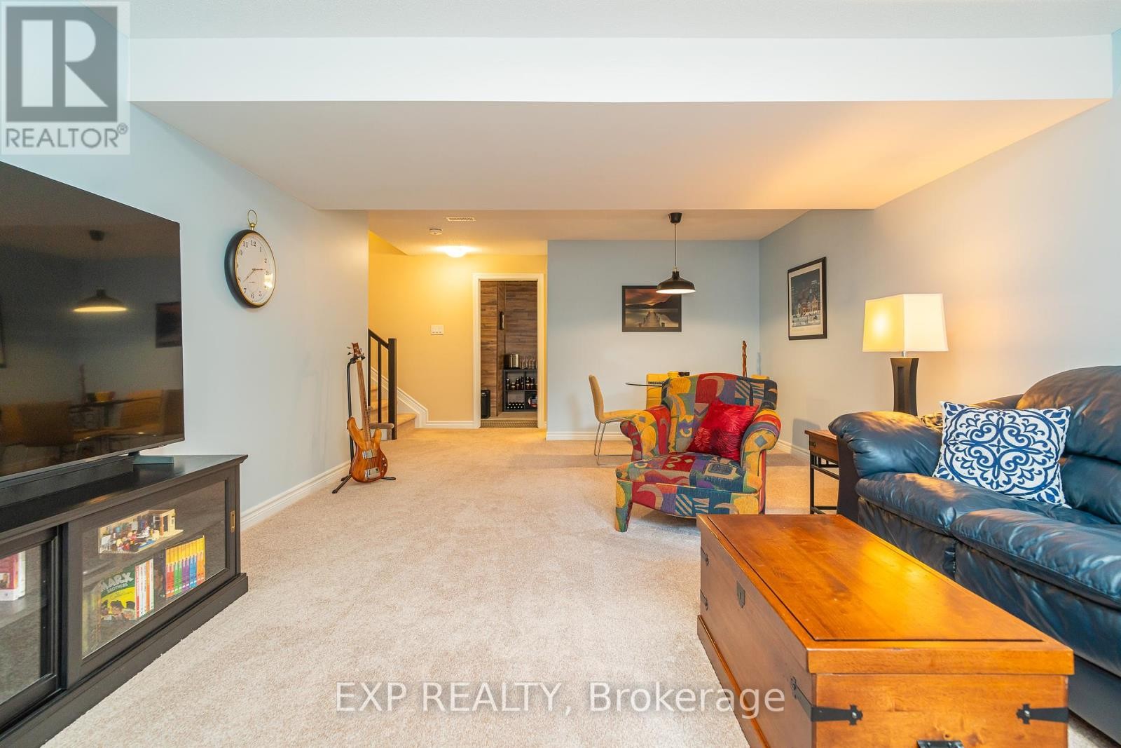 












406 SWEETFLAG STREET

,
Ottawa,




Ontario
K2J5Y6

