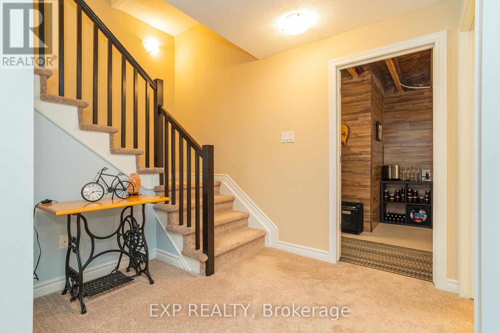 












406 SWEETFLAG STREET

,
Ottawa,




Ontario
K2J5Y6


