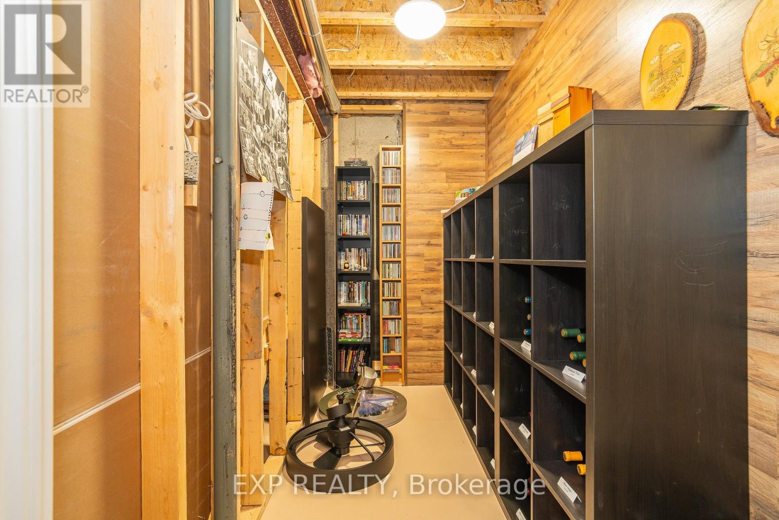 












406 SWEETFLAG STREET

,
Ottawa,




Ontario
K2J5Y6


