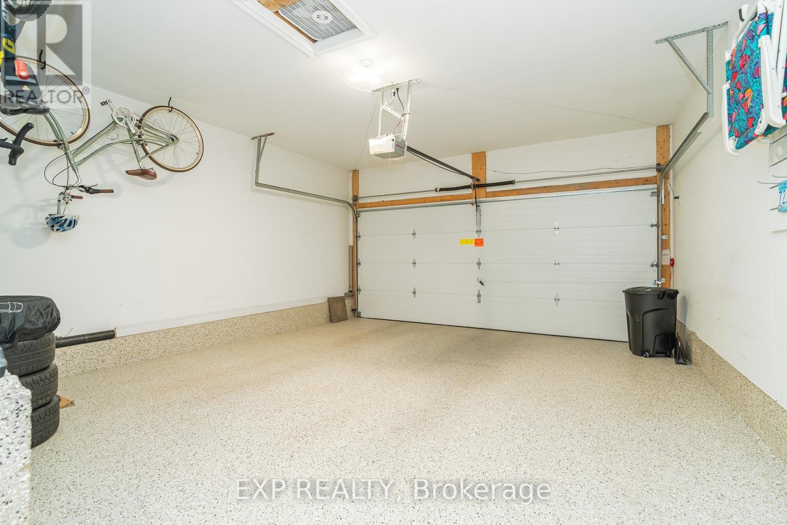 












406 SWEETFLAG STREET

,
Ottawa,




Ontario
K2J5Y6

