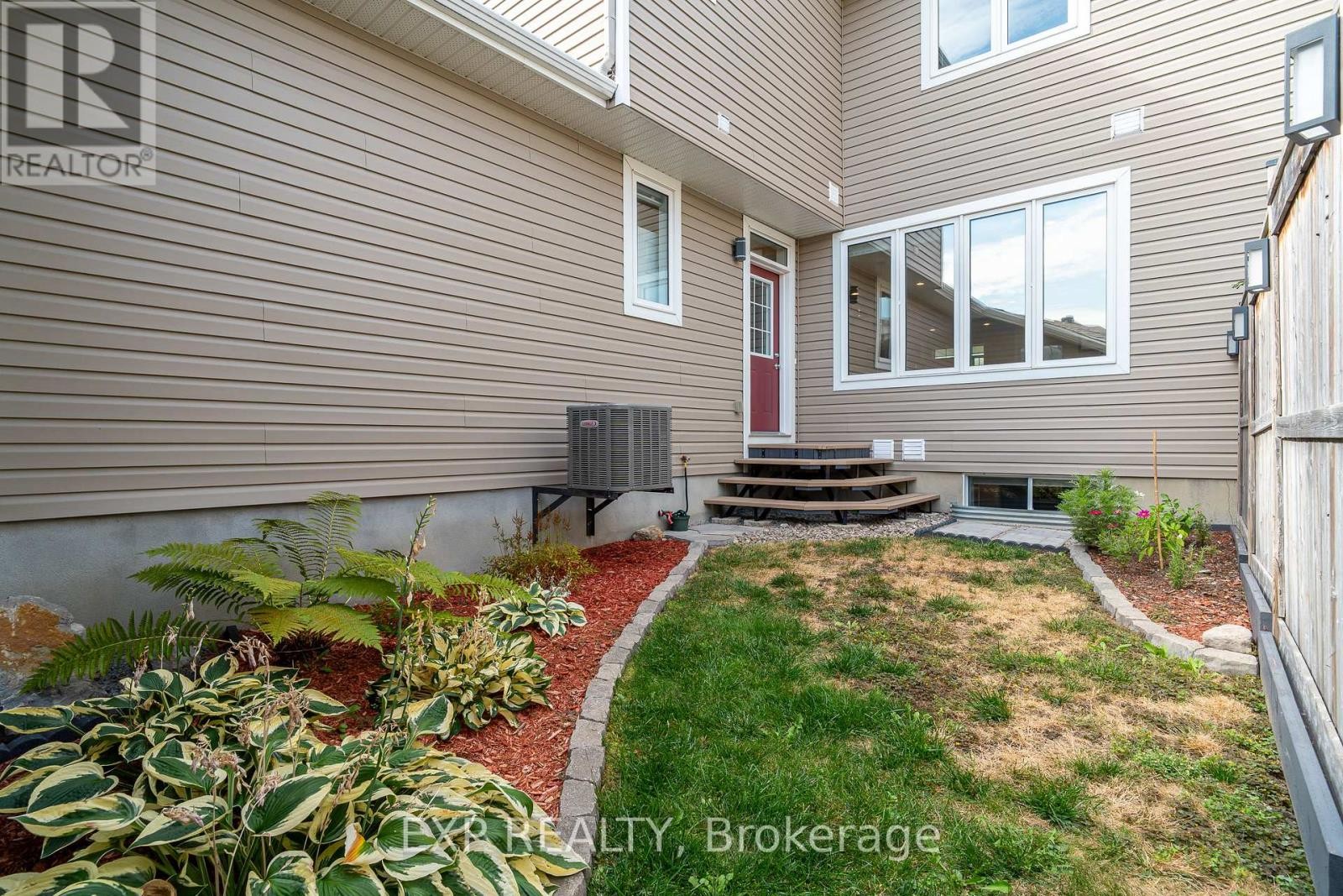 












406 SWEETFLAG STREET

,
Ottawa,




Ontario
K2J5Y6

