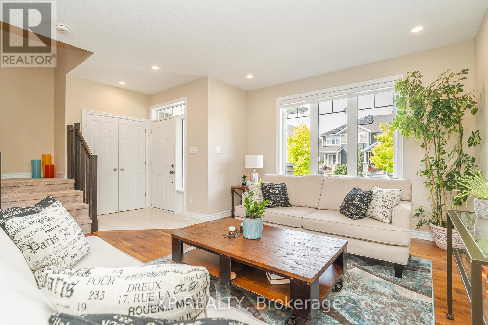 












406 SWEETFLAG STREET

,
Ottawa,




Ontario
K2J5Y6

