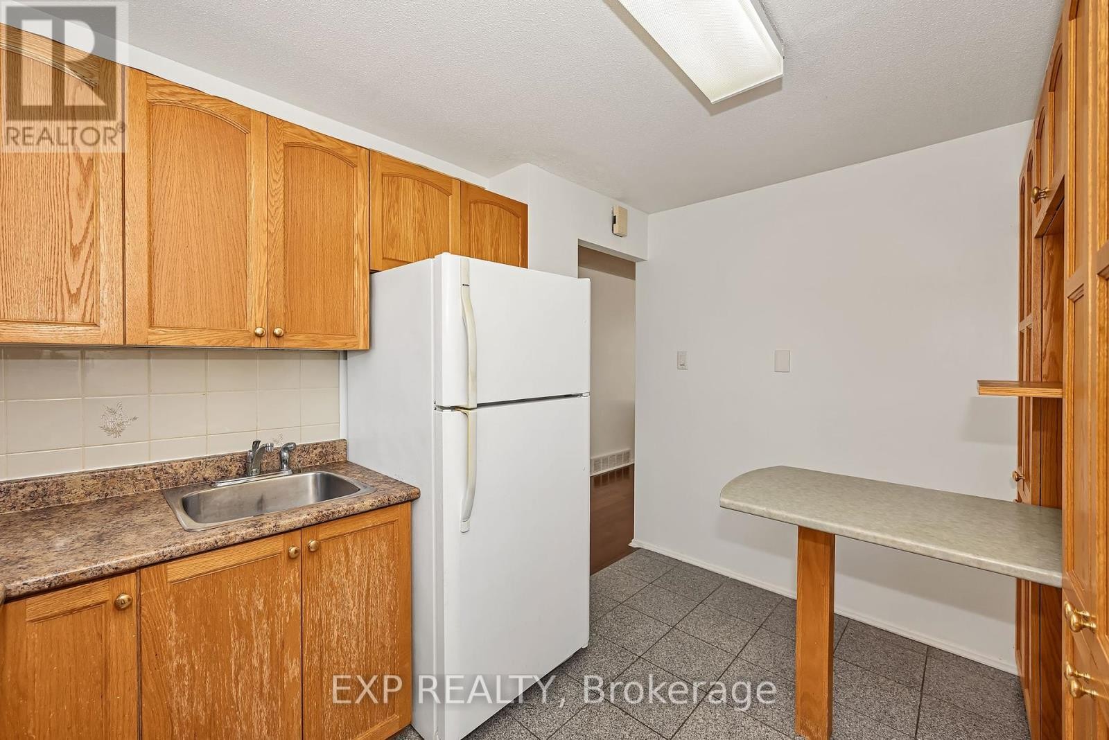 












266 WOODFIELD DRIVE

,
Ottawa,




Ontario
K2G3W9

