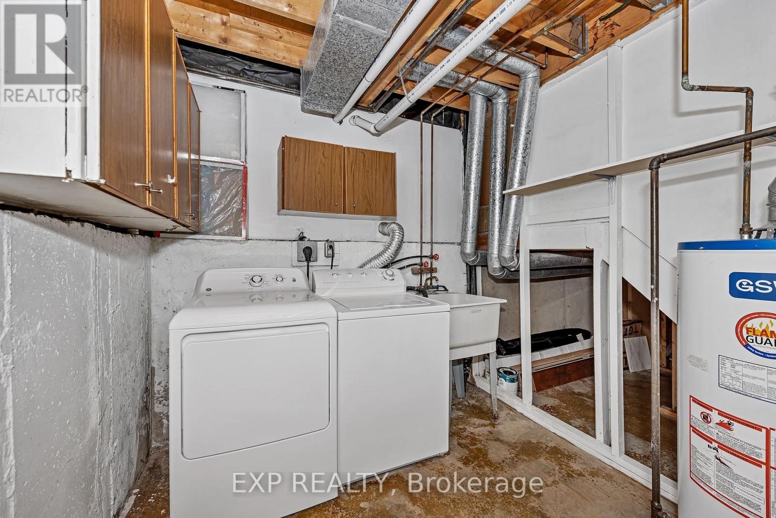 












266 WOODFIELD DRIVE

,
Ottawa,




Ontario
K2G3W9

