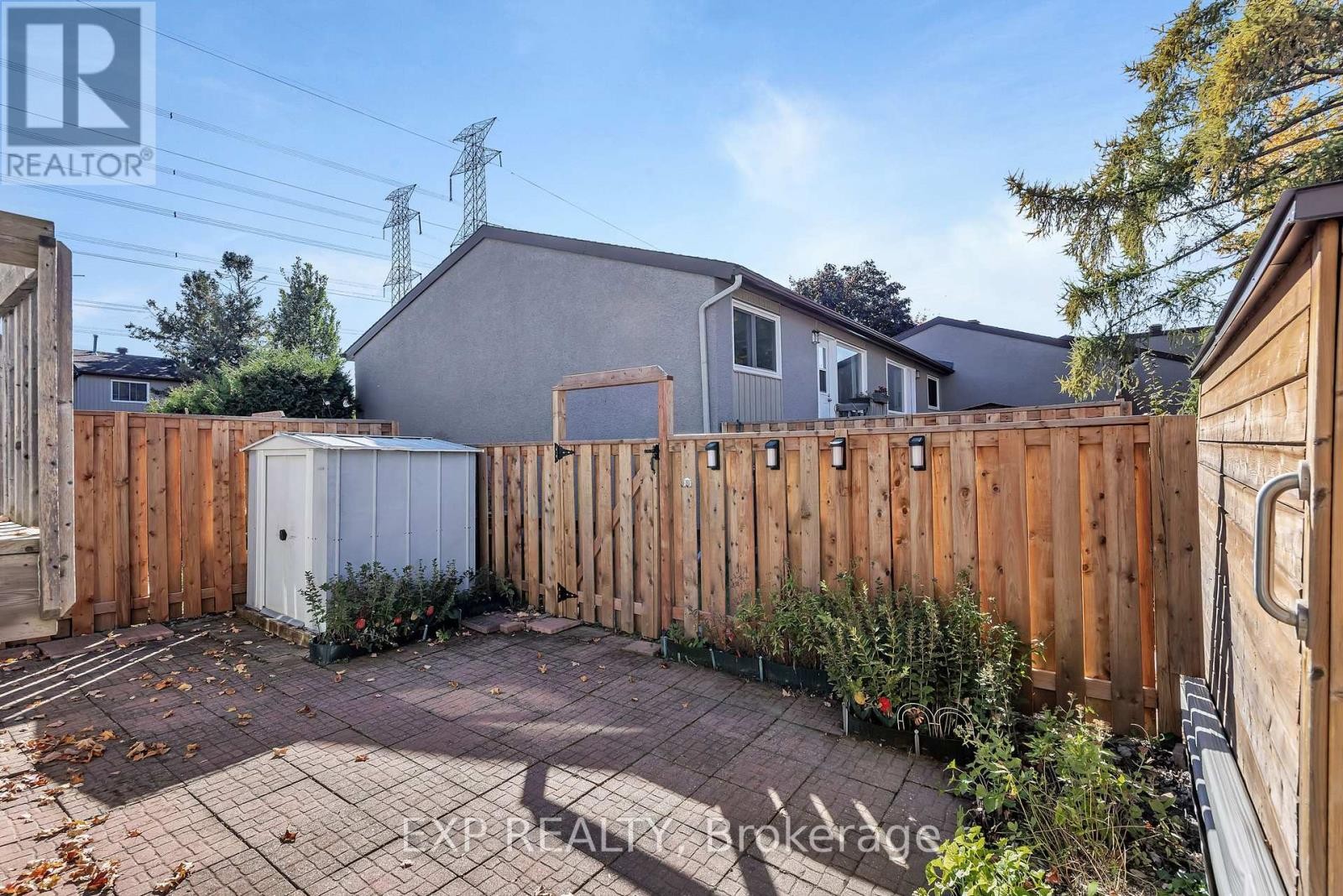 












266 WOODFIELD DRIVE

,
Ottawa,




Ontario
K2G3W9

