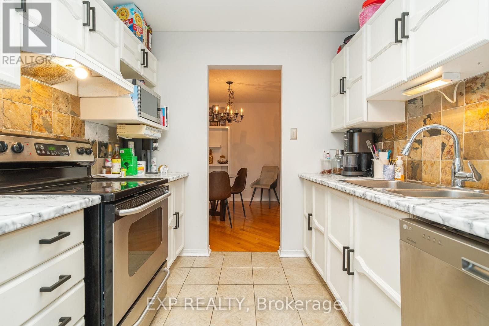 












86 FURLONG CRESCENT

,
Ottawa,




Ontario
K2M2H9


