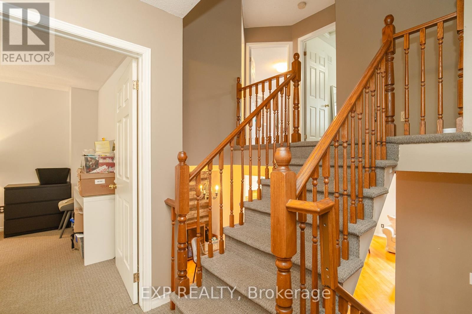 












86 FURLONG CRESCENT

,
Ottawa,




Ontario
K2M2H9

