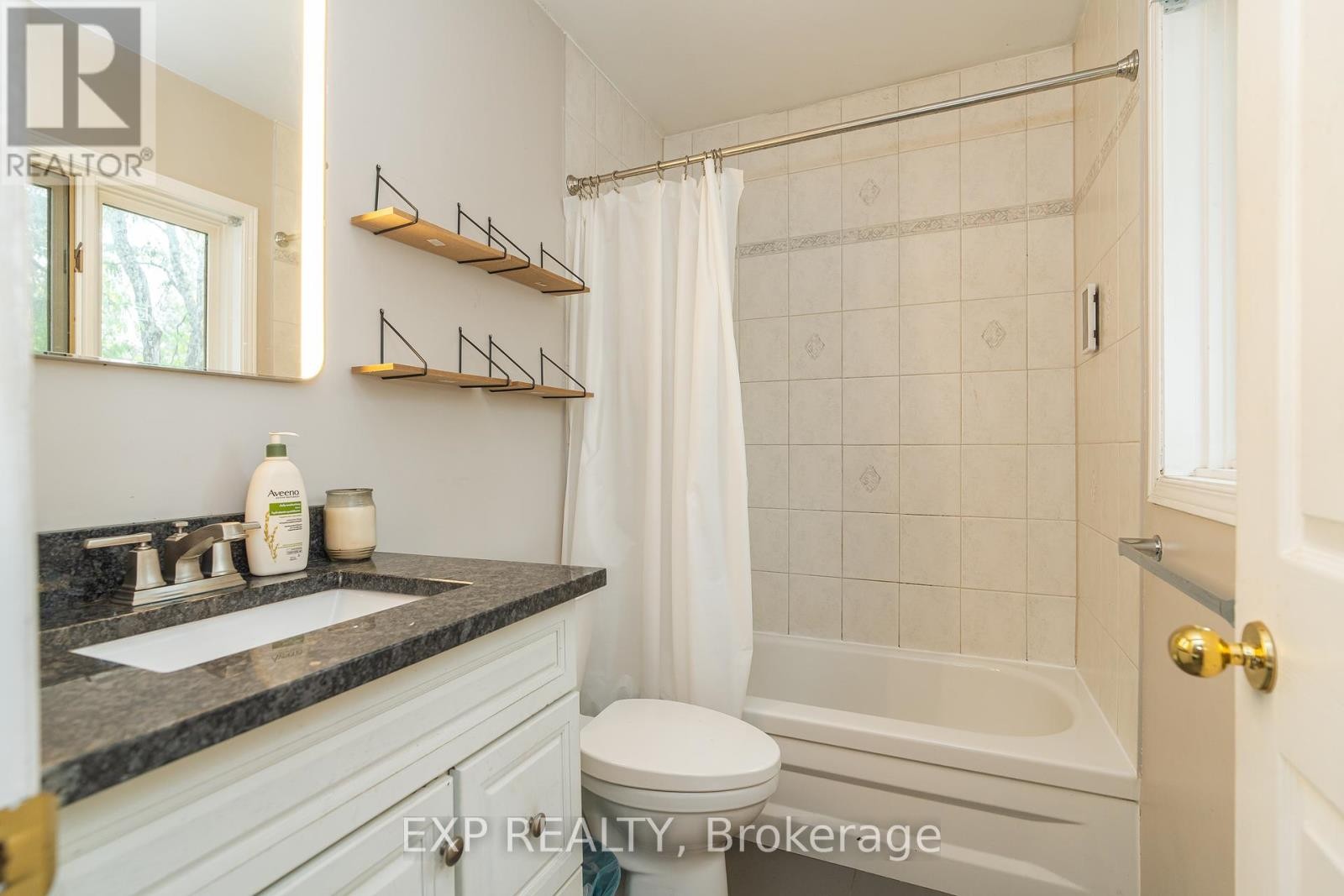 












86 FURLONG CRESCENT

,
Ottawa,




Ontario
K2M2H9

